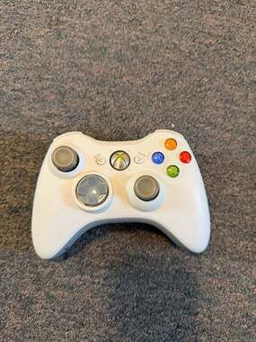 Official Microsoft Xbox 360 Wireless Controller - White (OEM)